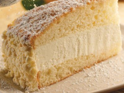 Olive Garden’s Lemon Cream Cake