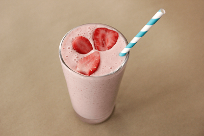 Strawberry Oatmeal Breakfast Smoothie