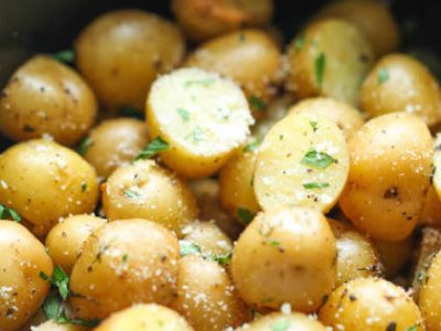 Slow Cooker Garlic Parmesan Potatoes