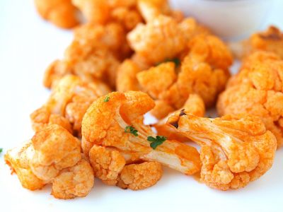 Healthy Buffalo Cauliflower Bites