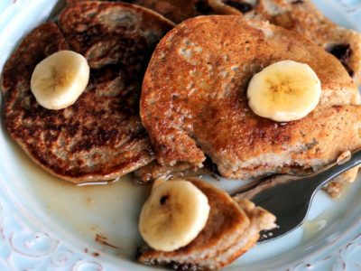 Oatmeal Chocolate Chip Banana Pancakes {healthy, vegan + gluten-free}