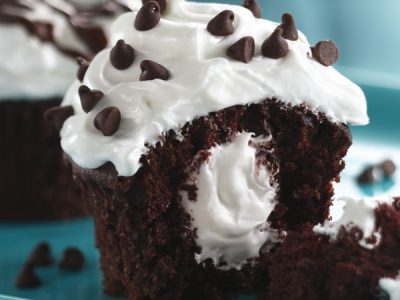 Dreamy Cream-Filled Cupcakes