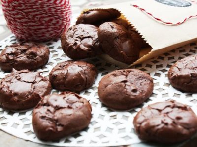 4-Ingredient Flourless Chocolate Cookies (Low FODMAP)