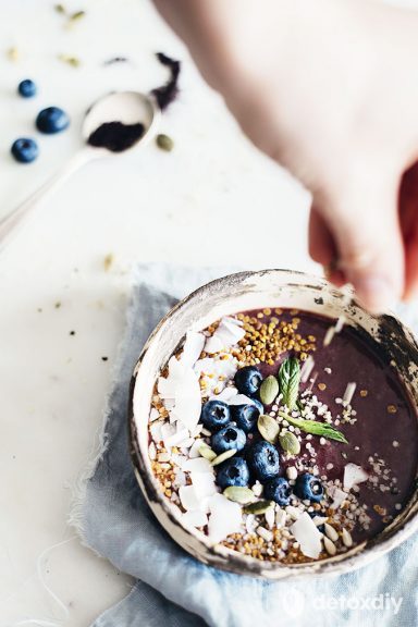 Acai Smoothie Breakfast Bowl