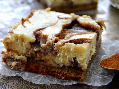 Cinnamon Roll Cheesecake Bars
