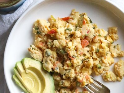 Huevos Pericos (Colombian Scrambled Eggs)
