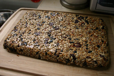 Quick and Easy Homemade Granola Bars: The Perfect Snack for On-the-Go!