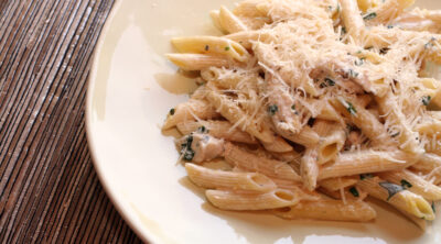 Deliciously Creamy Chicken Alfredo: A Crowd-Pleasing Dinner Recipe