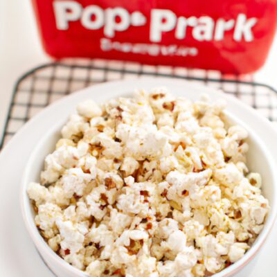 5-Minute Microwave Popcorn Recipe for the Perfect Movie Night Snack!