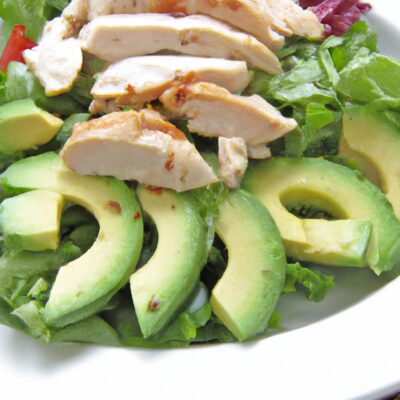 Easy and Delicious: Try out this mouthwatering Chicken Avocado Salad for your next lunch!