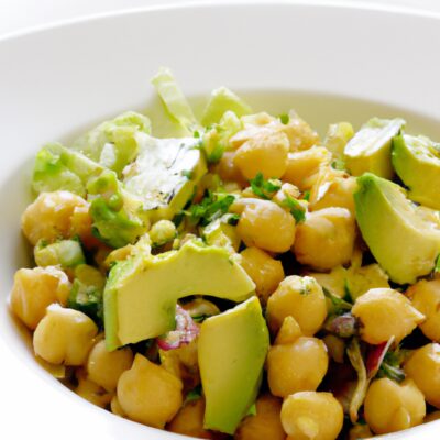 Quick and Healthy Lunch: Avocado and Chickpea Salad