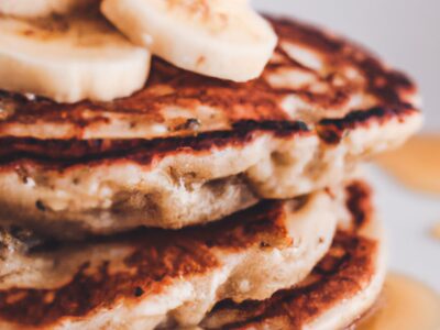 Start Your Day Right with these Delicious Banana Oat Pancakes!