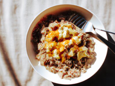 Satisfy Your Morning Hunger with this Quick and Easy Breakfast Quinoa Bowl
