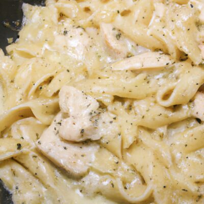 Easy One-Pot Chicken Alfredo Recipe for a Delicious Dinner!